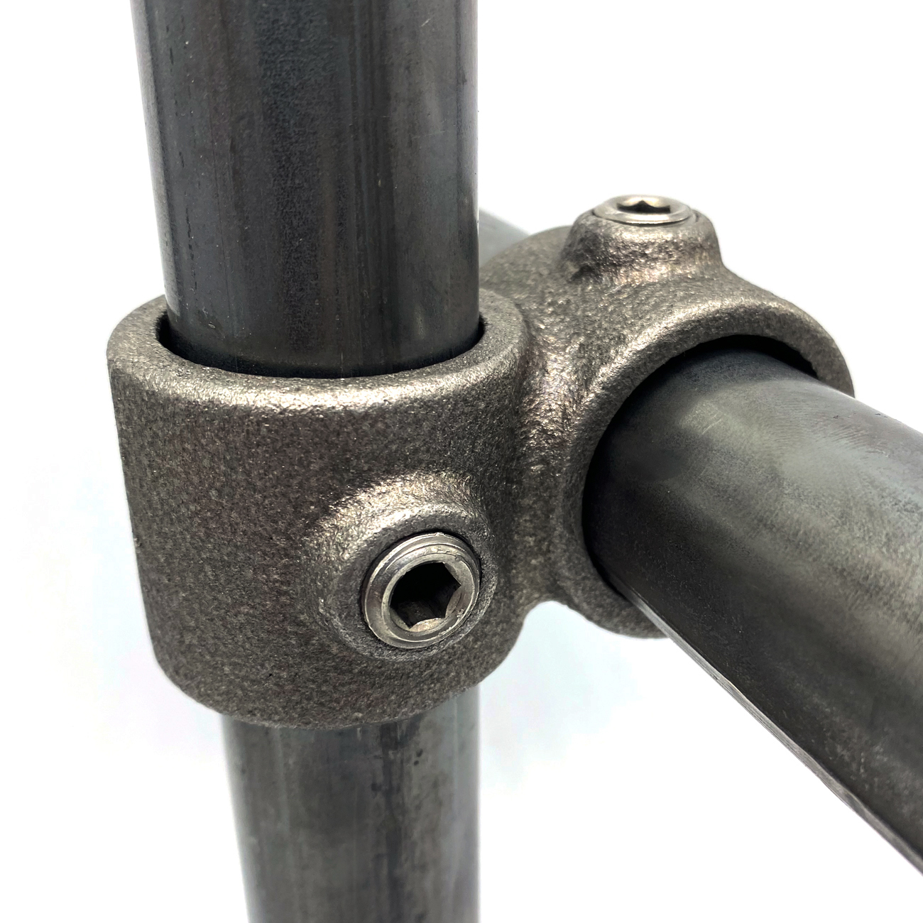 161-B Pieza transversal delante 90°- 33,7 mm (NAT.)