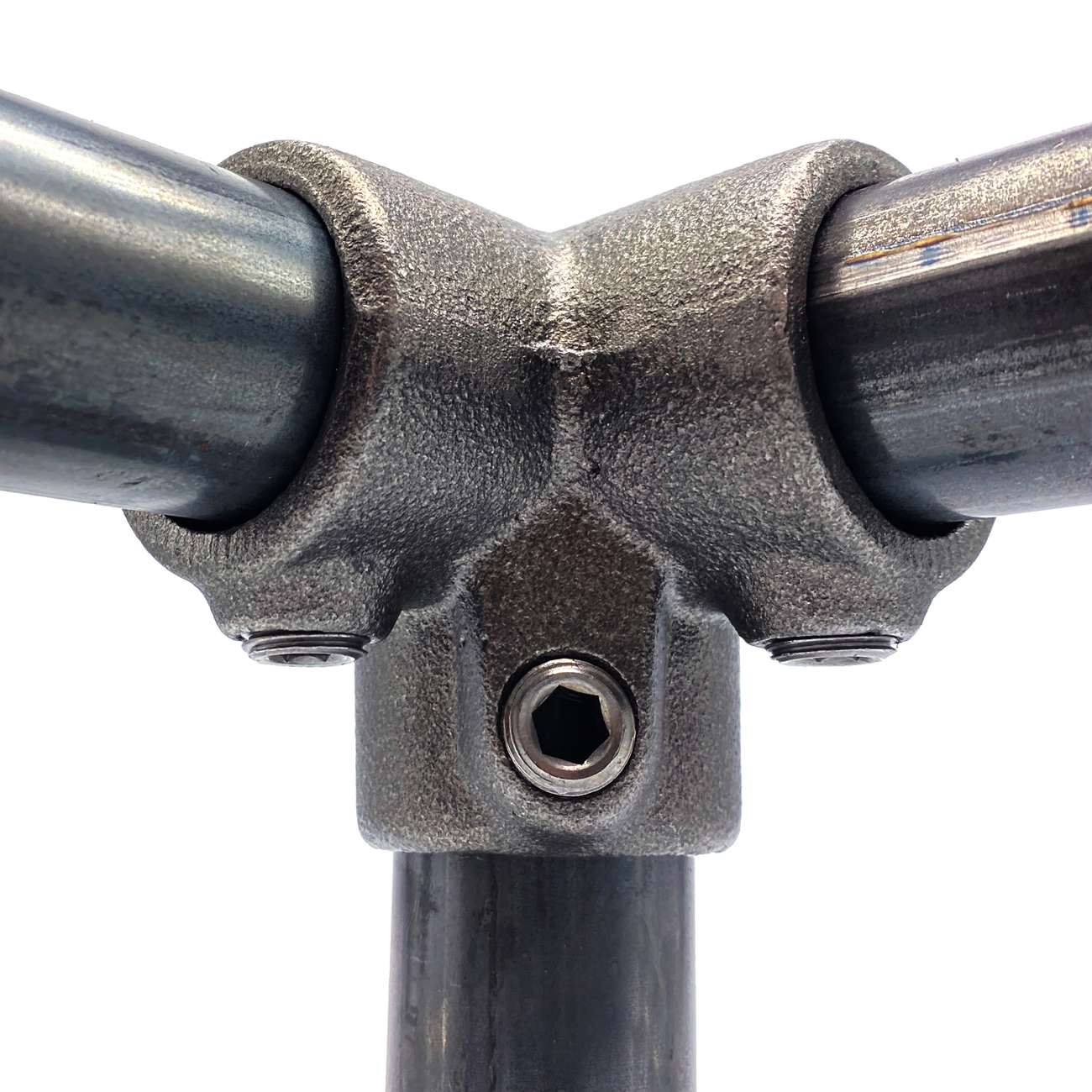 128-B Esquinera de 3 vías 90°- 33,7 mm (NAT.)